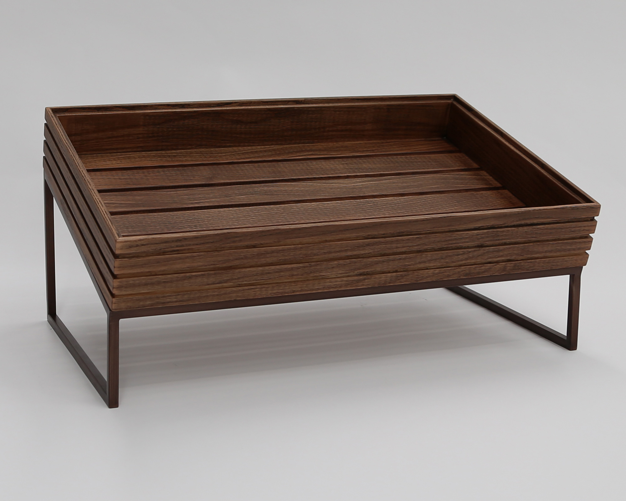 _TallTray_AngledTallFrame_2000x1600